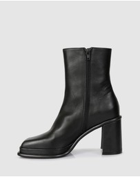 Beau Coops - Deonisia Ankle Boots