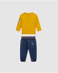GUESS - Dune T-Shirt and Knit Pants Set