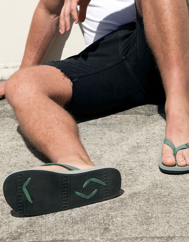 Boomerangz Footwear - Men's Grey/Black Thongs with arch support and 2 x interchangeable straps