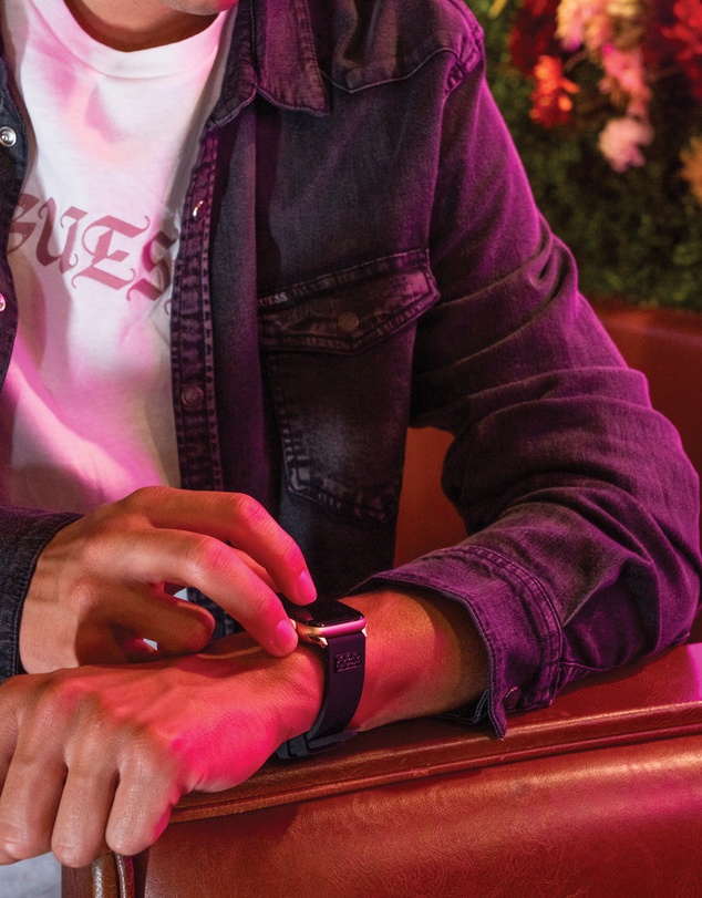 GUESS - Guess Apple Band - Black & Gun Metal Frontier Silicone Stones 42/44/45mm