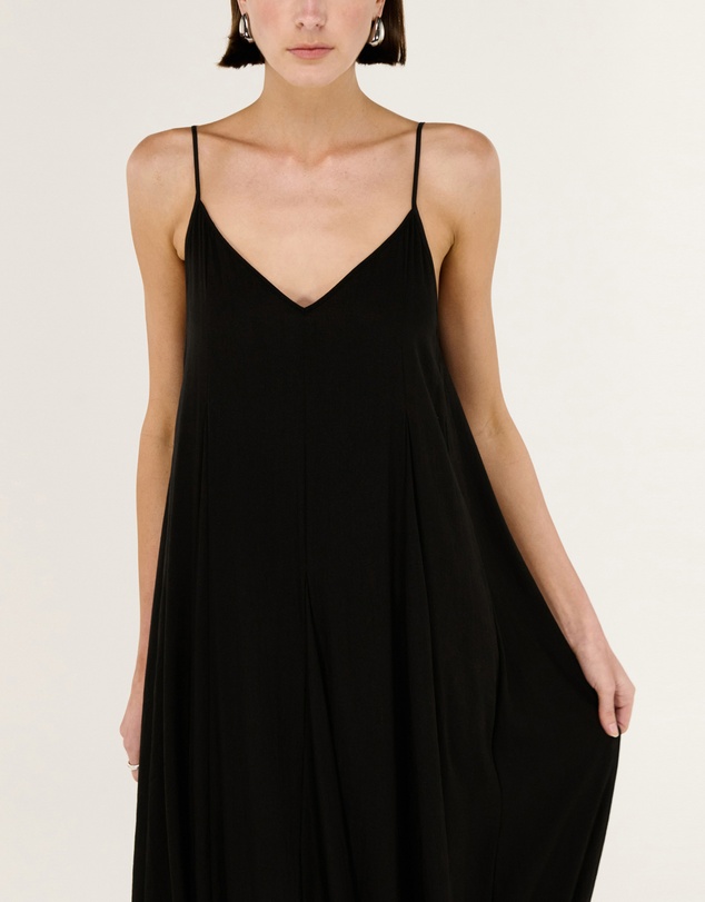Staple the Label - Seren V Neck Maxi Dress