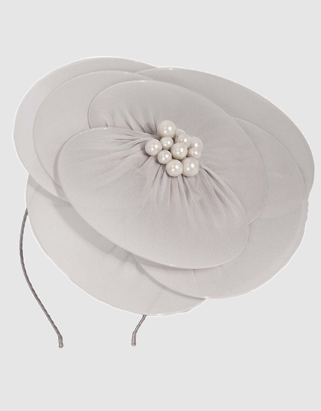 Max Alexander - Silver Flower Racing Fascinator