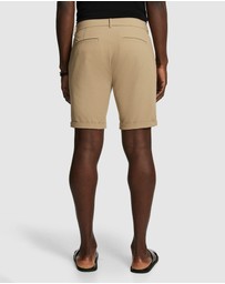 yd. - Performance Stretch Short
