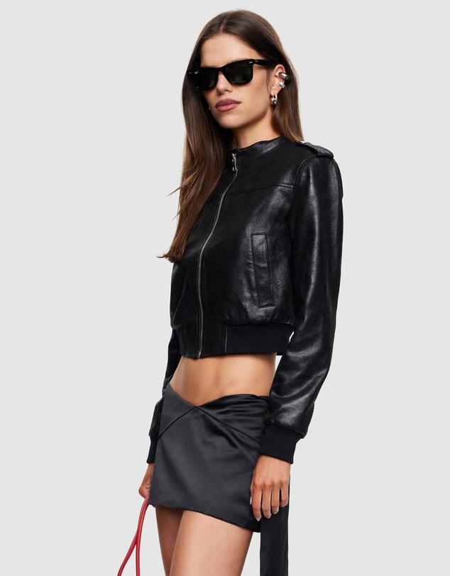 Lioness - Muse Bomber