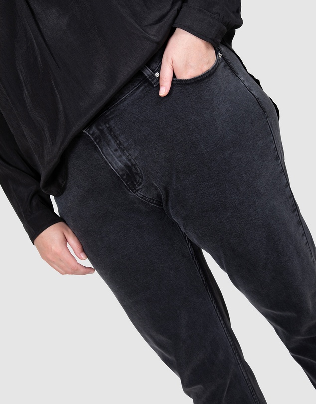 Love Your Wardrobe - Gabby Black Wash Stretch Jeans