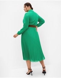 City Chic - Plus size Honey Lane Pleat Midi Dress - kelly green