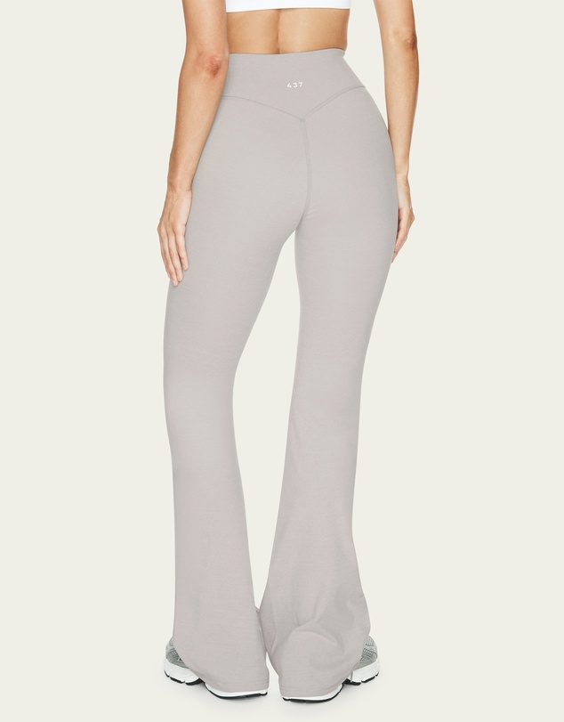 437 - The V Flare leggings