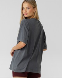 Lorna Jane - Lorna Sports Washed Boyfriend T-Shirt