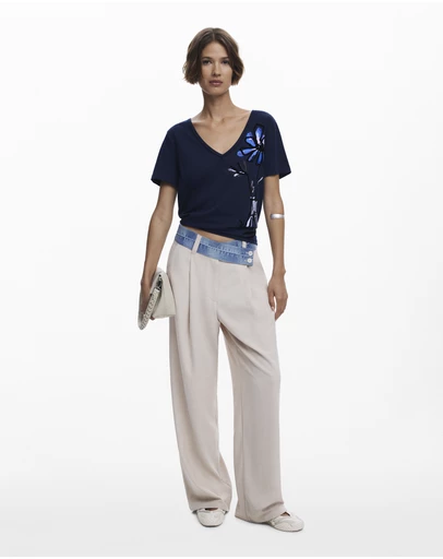 Desigual - Vase V-Neck T-Shirt