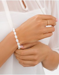 Michael Hill - Baroque Pearl Bracelet in 10kt Yellow Gold