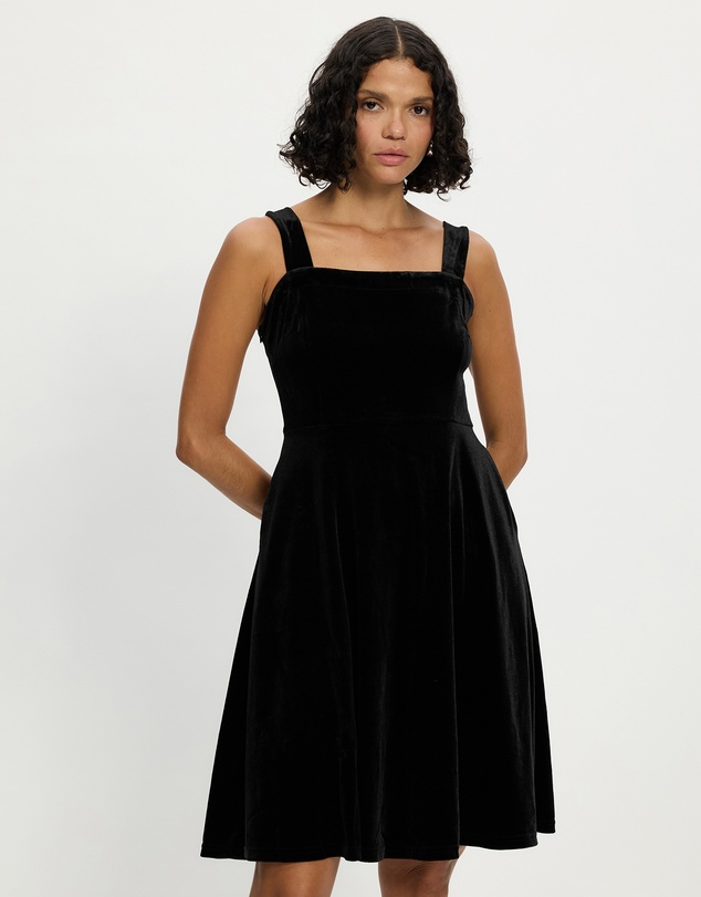 Mossée - Kiara Velvet Square Neck Dress