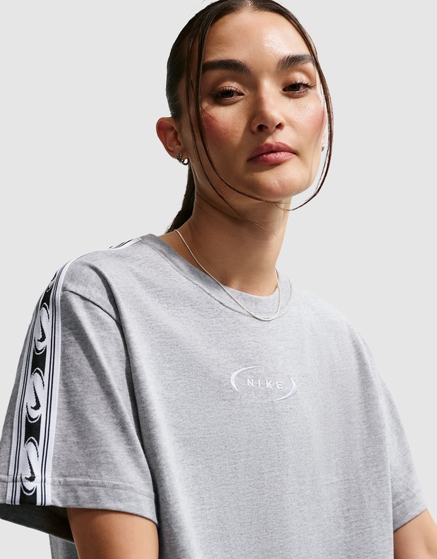 Nike - Sportswear Classic Crop Varsity18 Tee