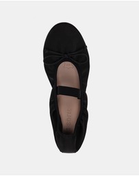 Miss Sofie - Medina Flats