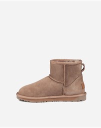 Ozwear Connection Uggs - Ugg Classic Mini Boots (Water Resistant)
