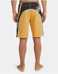 Billabong - Boys 8 to 16 Fluid 2K Pro Boardshorts