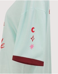 SMWR. by The Somewhere Co - Pisces Astrology Oversized Tee