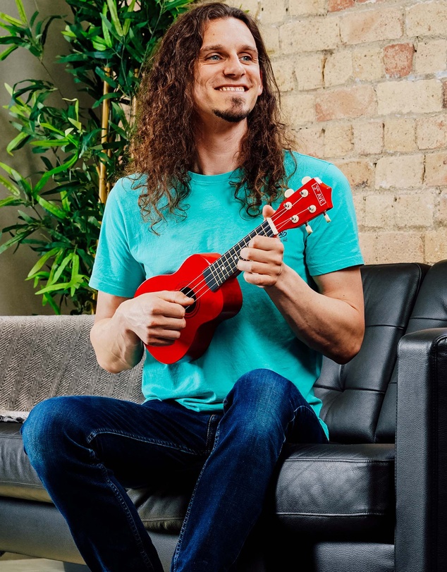 iWorld - 3rd Avenue Soprano Ukulele - Red