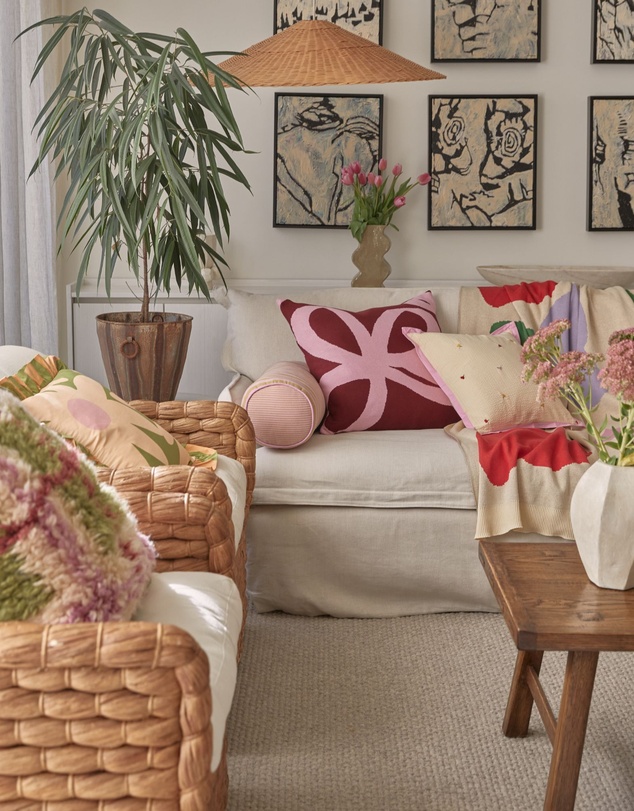 Mosey Me - Ribbon Knitted Cushion