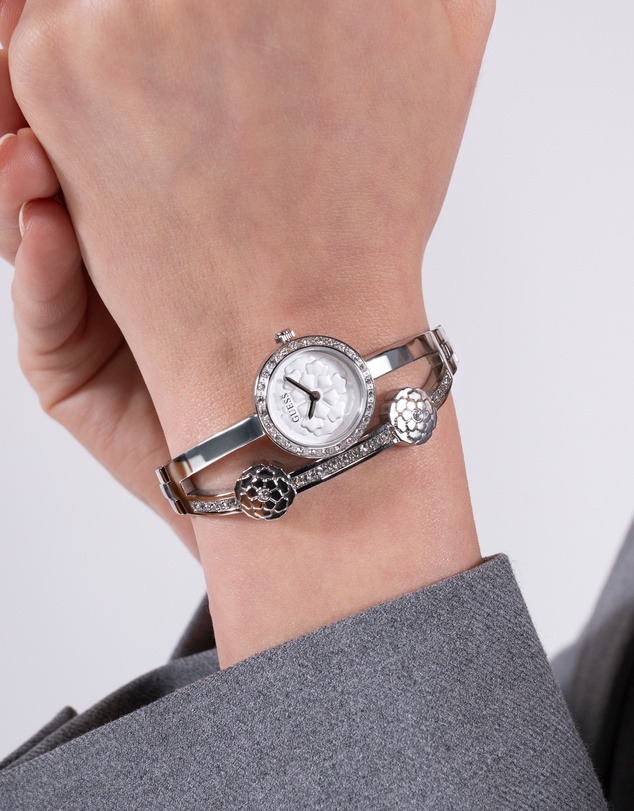 GUESS - Chloe Crystal Silver-tone Flower Bangle Watch