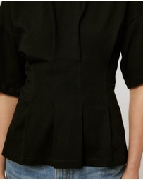 Calli - Tucked T-Shirt