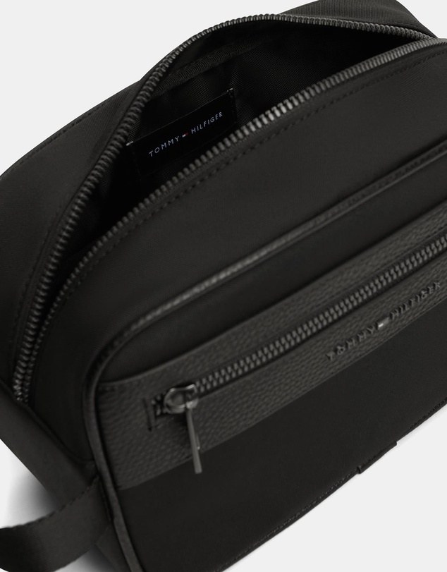 Tommy Hilfiger - Repreve Washbag
