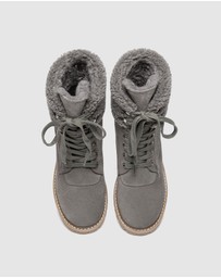 EVERAU - Australian Shepherd Ugg Mina Cow Suede Upper Martens