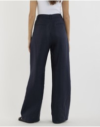 Amelius - Mia Pant
