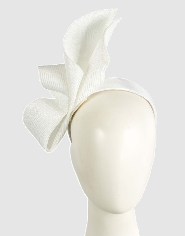 Max Alexander - Tall White Racing Fascinator