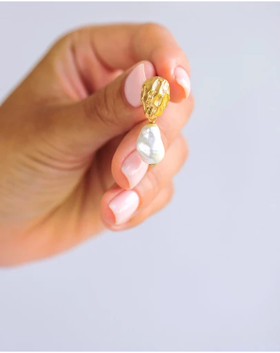 Elli Jewelry - Shell Pearl Stud Earrings in Gold-Plated 925 Silver