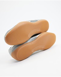 Reebok - Ultra Lo - Women's
