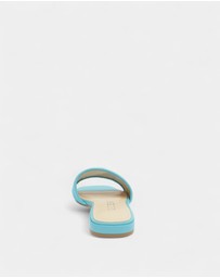 GUESS - Tamsey Slide Sandals