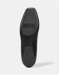 Naturalizer - Chelsea Ballet Flat - Black Leather
