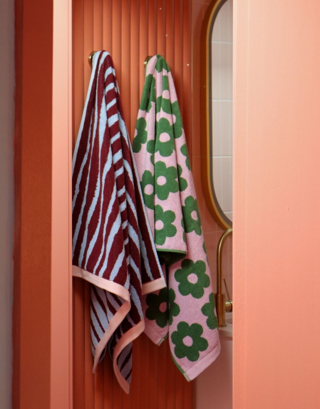 Mosey Me - Flowerbed Towel Sheet