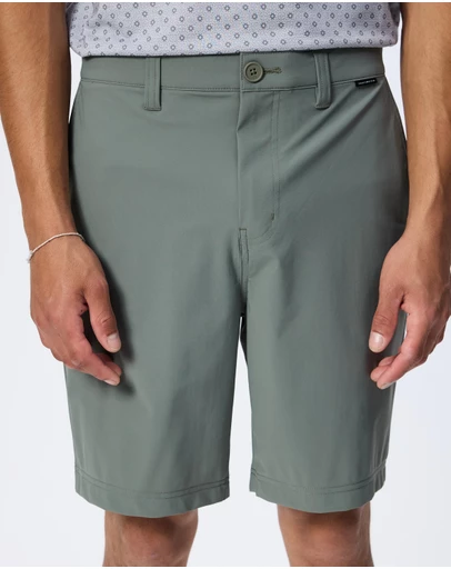 TravisMathew - Hero Hour Golf Shorts 8in
