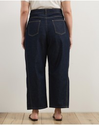 Atmos&Here Curvy - Poppy Cropped Barrel Leg Jeans