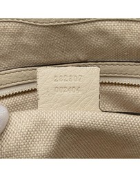 Pre-Loved by Azura Reborn - Pre-Loved gucci Elegant Leather Top Handle Bag with Tassel Accent for Sophisticated Style