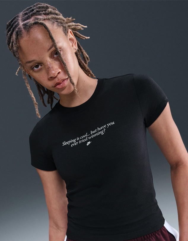 Nike - Sportswear Chill Knit Tee