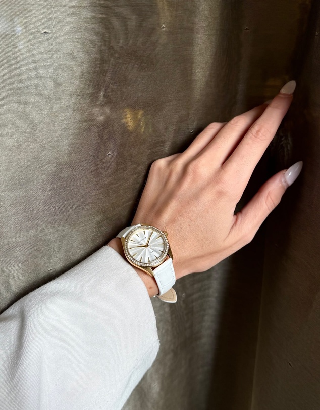Maxum - Sydney - White Dial, Gold Tone Case & White Leather Band