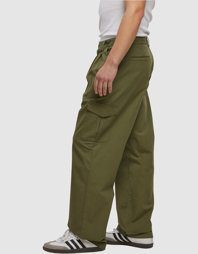Urban Classics - Wide Pleated Cargo Pants - Light Olive