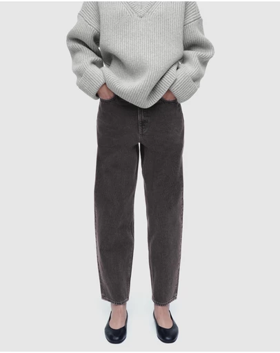 COS - Arch Tapered Jeans