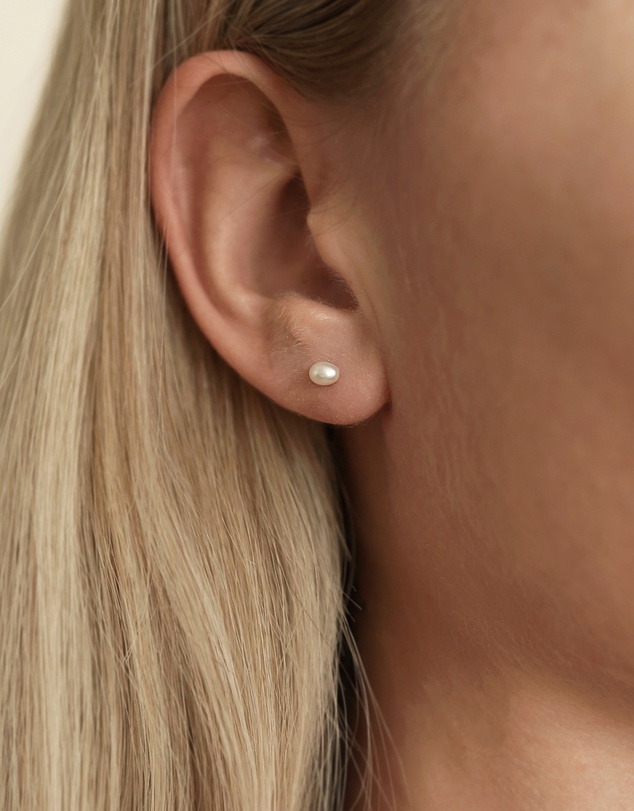 SAINT VALENTINE - Mini Pearl Studs - Silver