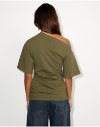 Dazie - Hazel Ruched Jersey Short Sleeve Top