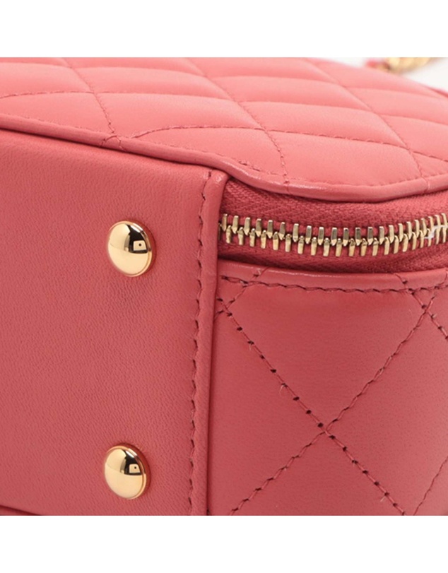 Pre-Loved by Azura Reborn - Pre-Loved Quilted Lambskin Chic Riviera Top Handle Vanity Case
