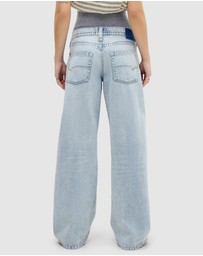 BDG By Urban Outfitters - Kayla Lowrider Bleach Jeans