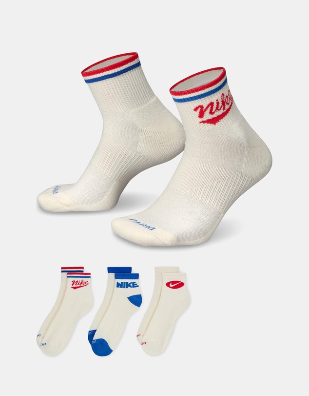 Nike - Nike Everyday Plus Ankle Socks (3 Pairs)