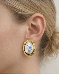 Izoa - Giselle Pearl Stud Earrings