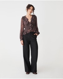 Forcast - Sonia V-Neck Ruffle Top