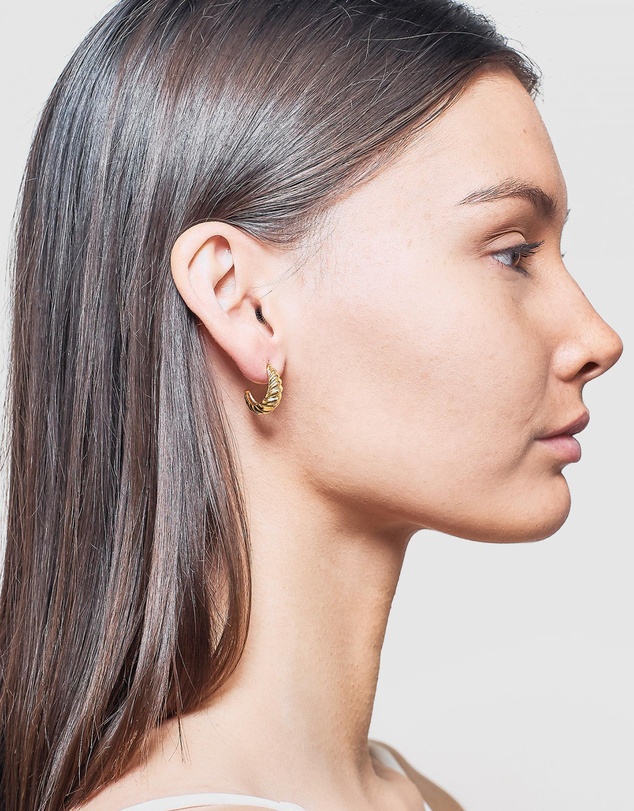 Pastiche - Sara Hoops