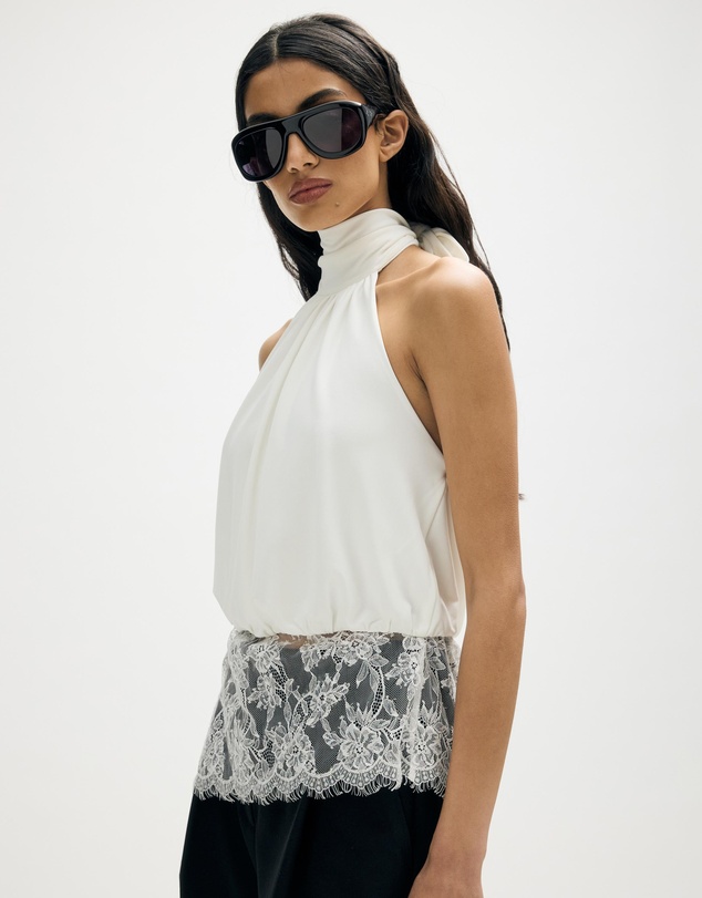 Minima Esenciales - Isaline Lace Hem Halter Top