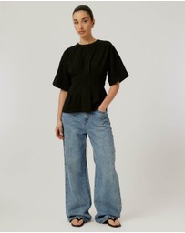 Calli - Tucked T-Shirt